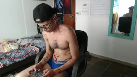 Snapshot of julfigo chatting on 01-20-25, 05:06 Julfigo online show from 01-20-25, 05:06