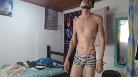 Snapshot of julfigo chatting on 02-17-25, 09:30 Julfigo online show from 02-17-25, 09:30