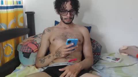 Snapshot of julfigo chatting on 10-23-25, 06:50 Julfigo online show from 10-23-25, 06:50