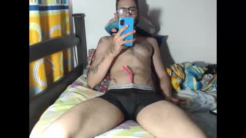 Snapshot of julfigo chatting on 10-26-25, 10:54 Julfigo online show from 10-26-25, 10:54