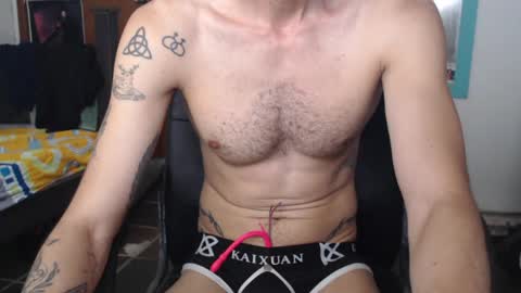 Snapshot of julfigo chatting on 06-18-26, 06:56 Julfigo online show from 06-18-26, 06:56
