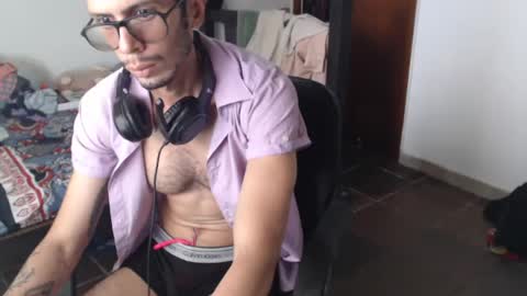 Snapshot of julfigo chatting on 07-11-26, 04:10 Julfigo online show from 07-11-26, 04:10
