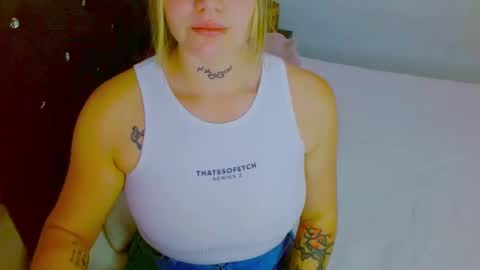  Juliana Torres  online show from 11-02-25, 09:39