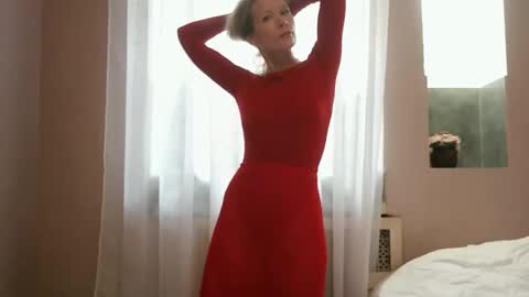 julia_giulia online show from 03-11-25, 12:06