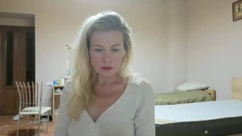 julia_giulia online show from 10-01-25, 09:21