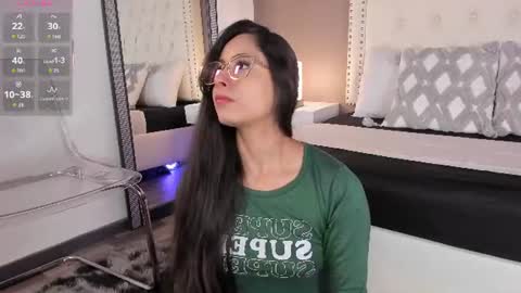 Snapshot of julia_martinezz_ chatting on 06-24-26, 11:42 J U L IA M A R T I N E Z online show from 06-24-26, 11:42
