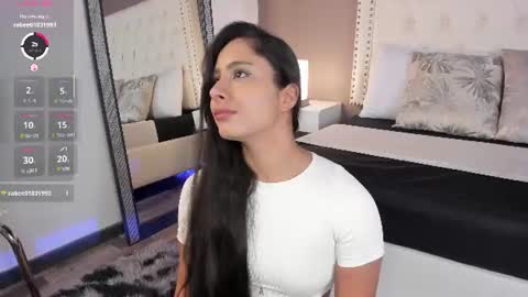 Snapshot of julia_martinezz_ chatting on 07-01-26, 11:34 J U L IA M A R T I N E Z online show from 07-01-26, 11:34
