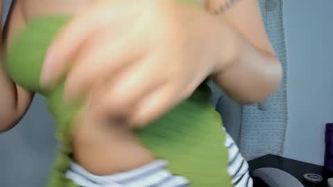 julia_strauns online show from 03-10-25, 05:11