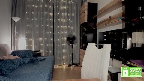 Snapshot of julia_t_mog chatting on 10-23-25, 10:30 julia_t_mog online show from 10-23-25, 10:30