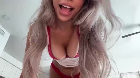 Julia Brooks online show from 12-15-25, 07:51