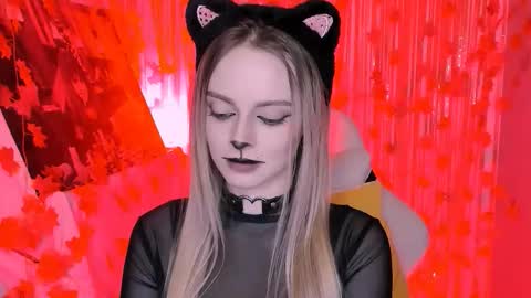 Snapshot of juliabrewwer chatting on 10-31-25, 02:07 Julia online show from 10-31-25, 02:07