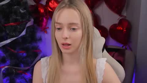 Julia online show from 03-31-26, 03:23