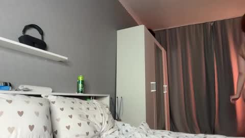 Julia -  online show from 04-10-26, 04:12