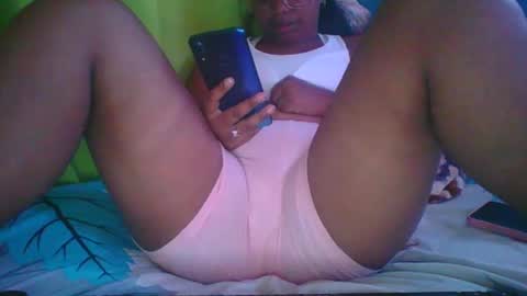 juliah02 online show from 02-08-25, 11:12