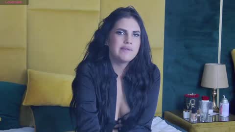 Snapshot of juliaharveyy chatting on 01-17-25, 02:50 Julia online show from 01-17-25, 02:50