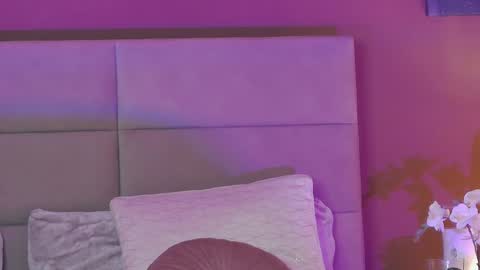 Snapshot of juliaharveyy chatting on 01-31-25, 05:09 Julia online show from 01-31-25, 05:09