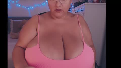 Snapshot of julialiones chatting on 12-06-24, 08:07 julialiones online show from 12-06-24, 08:07