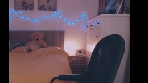 Snapshot of julialiones chatting on 03-12-25, 07:28 julialiones online show from 03-12-25, 07:28