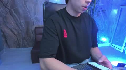 Snapshot of julian_mercier chatting on 04-27-26, 11:14 JULIAN online show from 04-27-26, 11:14