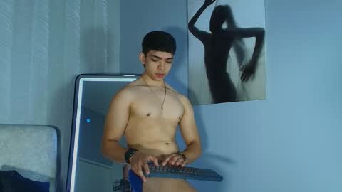 Snapshot of julian_mercier chatting on 05-22-26, 02:44 JULIAN online show from 05-22-26, 02:44