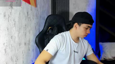 Snapshot of julian_mercier chatting on 05-30-26, 12:08 JULIAN online show from 05-30-26, 12:08