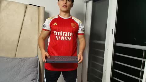 julian_wallace online show from 02-19-26, 01:56