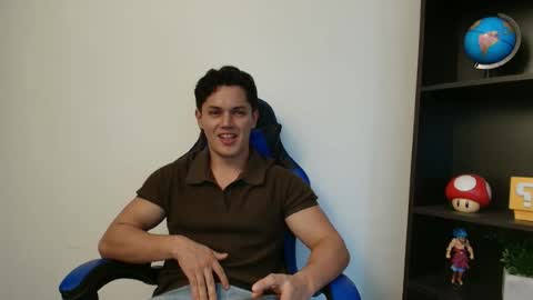 julian_wallace1 online show from 07-17-26, 06:35