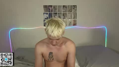 Snapshot of julian_win chatting on 03-21-26, 12:59 Eren online show from 03-21-26, 12:59