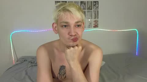 Snapshot of julian_win chatting on 03-22-26, 12:52 Eren online show from 03-22-26, 12:52