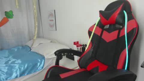 Julian online show from 04-04-26, 07:00