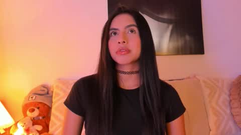 Snapshot of juliana_cute_22 chatting on 03-25-26, 05:35 Juliana online show from 03-25-26, 05:35