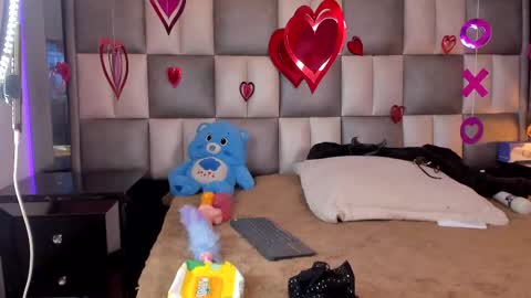 juliana_js_ online show from 02-13-25, 12:13