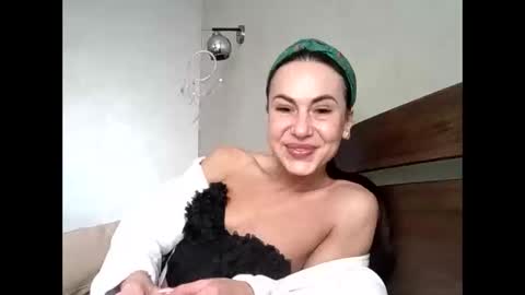 julianagold1 online show from 03-28-26, 12:16
