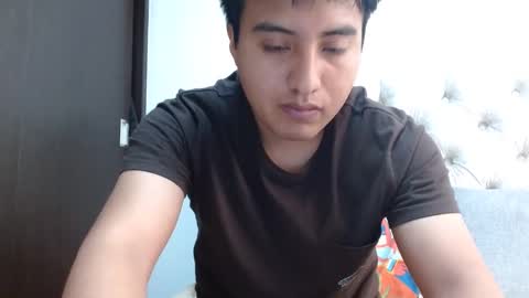 Snapshot of julianalvarez95 chatting on 10-26-25, 05:19 Julian online show from 10-26-25, 05:19