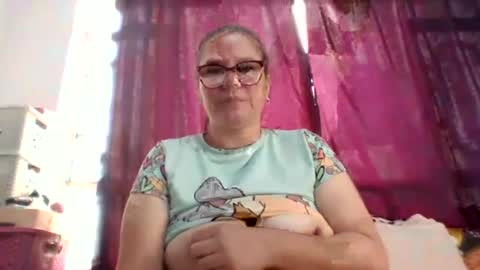 julianaputa online show from 06-19-26, 01:59