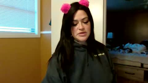 Texas Mamasita online show from 02-17-25, 03:31