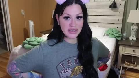 Texas Mamasita online show from 11-25-25, 04:07