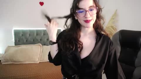 Julianne online show from 12-14-25, 01:44