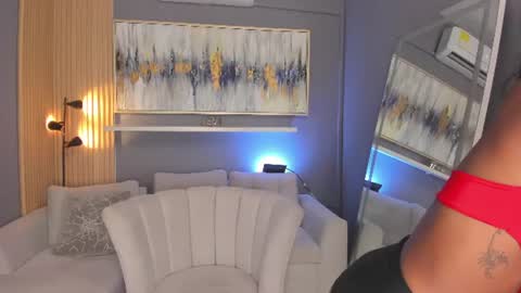 Snapshot of juliannee_ chatting on 07-18-26, 07:06 july online show from 07-18-26, 07:06