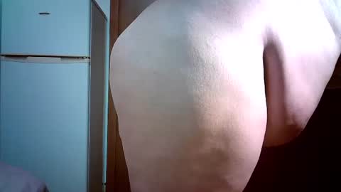 Snapshot of julianoparno chatting on 05-13-26, 04:32 Juliano online show from 05-13-26, 04:32