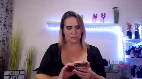 Julia online show from 04-09-26, 09:42