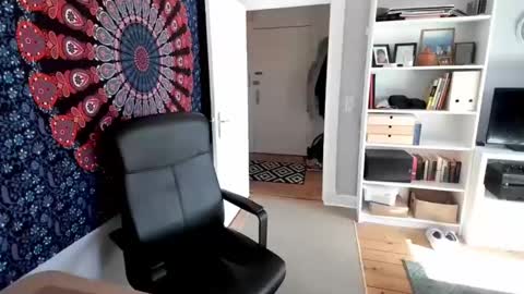 juliasometimes online show from 02-27-25, 03:05