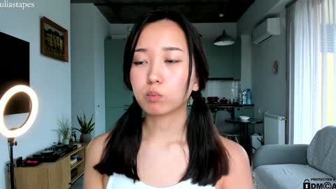 julia online show from 01-19-25, 12:06