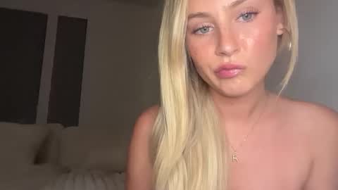 Julia Jackson online show from 11-05-25, 01:38