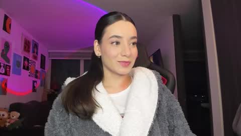 Jeimy Help me to reach 100 thumbs up online show from 03-24-26, 01:43