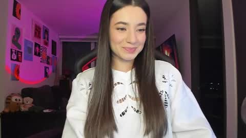 Snapshot of julidavila chatting on 04-25-26, 12:57 Jeimy Help me to reach 100 thumbs up online show from 04-25-26, 12:57