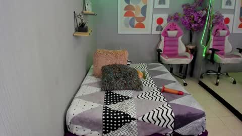 Snapshot of julie_coper chatting on 12-10-24, 01:43 julie coper online show from 12-10-24, 01:43