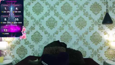 Snapshot of julie_coper chatting on 12-17-24, 10:32 julie coper online show from 12-17-24, 10:32