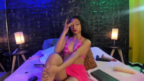 Snapshot of julie_coper chatting on 01-25-25, 11:00 julie coper online show from 01-25-25, 11:00