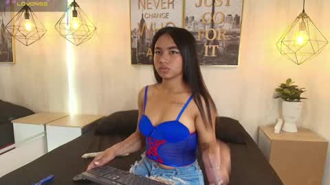 Snapshot of julie_coper chatting on 09-10-25, 12:38 julie coper online show from 09-10-25, 12:38